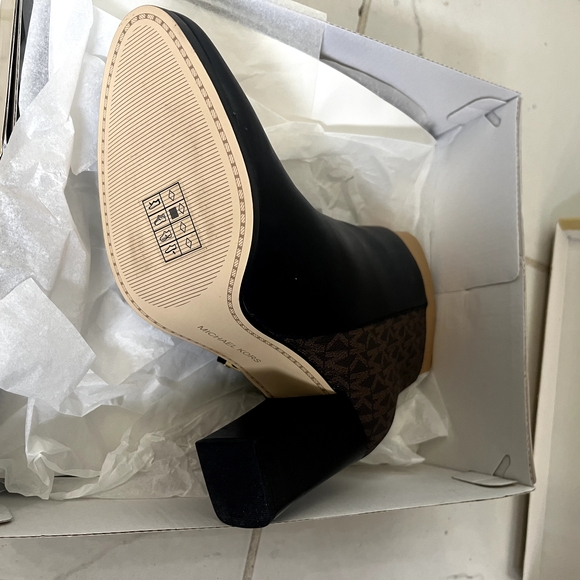 Womens Michael Kors Black and Brown Heeled Boots - Picture 1 of 2